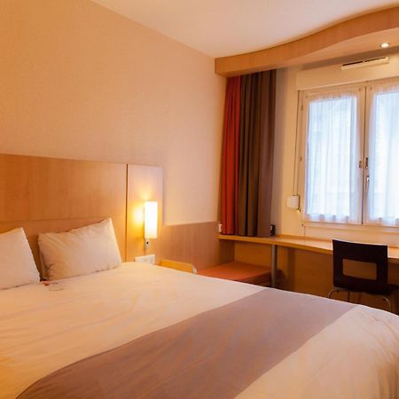 Ibis Alencon Hotel Bagian luar foto