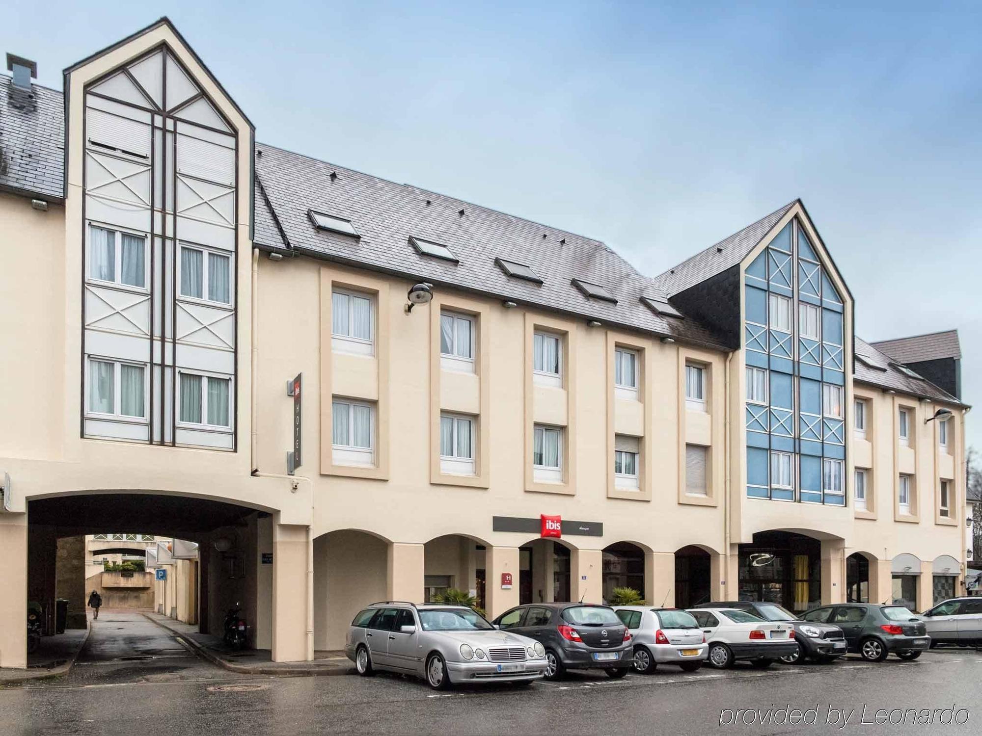 Ibis Alencon Hotel Bagian luar foto